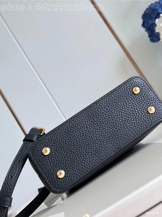 LOUIS CAPUCINES VUITTON MINI-21*14*8CM 0802
